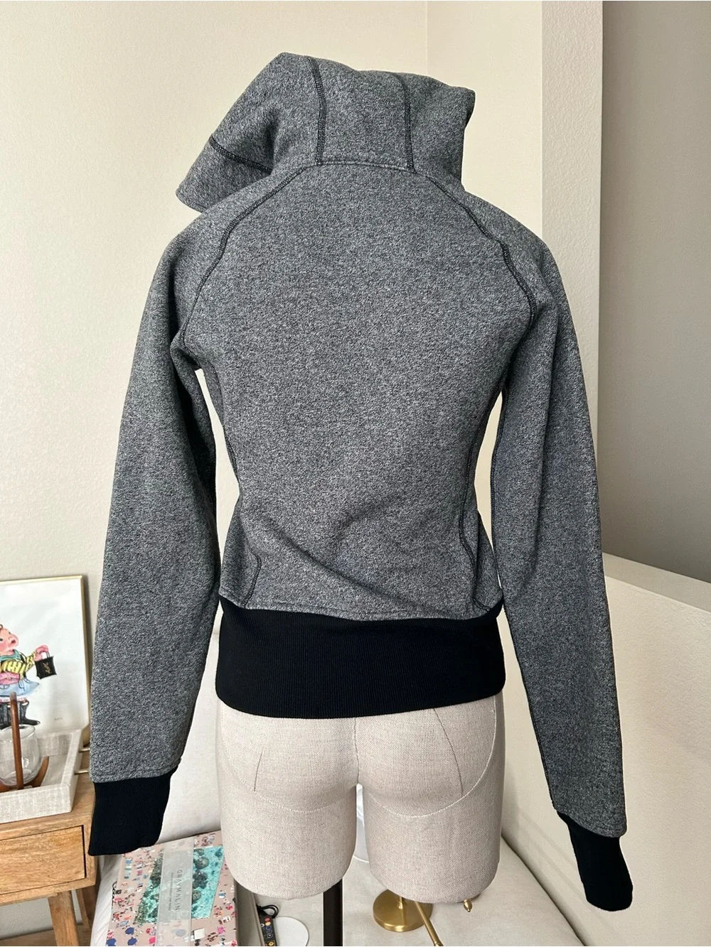 lululemon athletica scuba hoodie Size 4